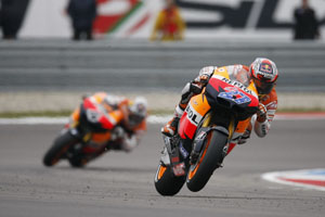 MotoGP: Stoner powiększa przewagę